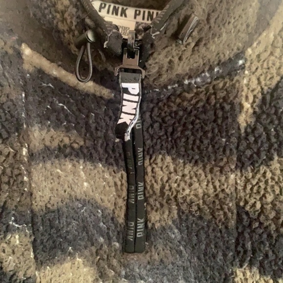 VIctoria Secret PINK CAMO Sherpa - Picture 2 of 6